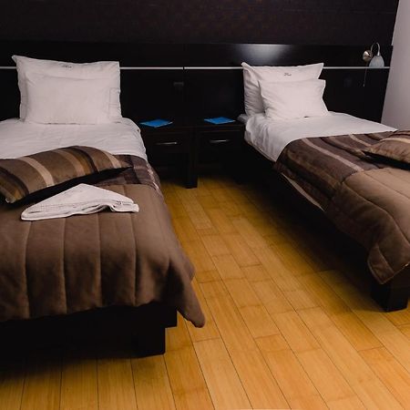 Hotel Novak Zvornik Esterno foto