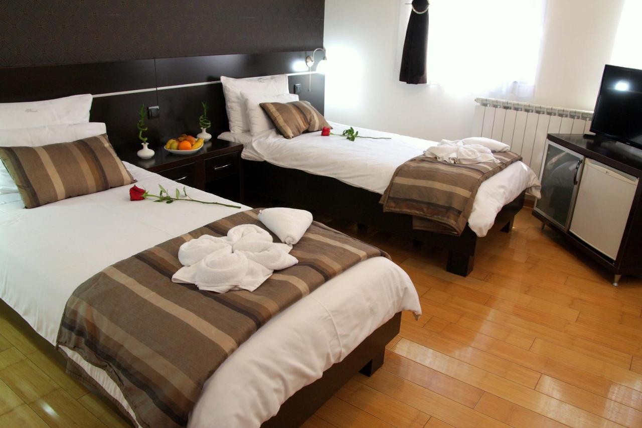 Hotel Novak Zvornik Esterno foto