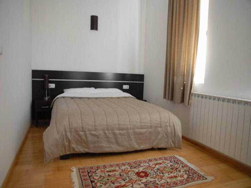 Hotel Novak Zvornik Esterno foto